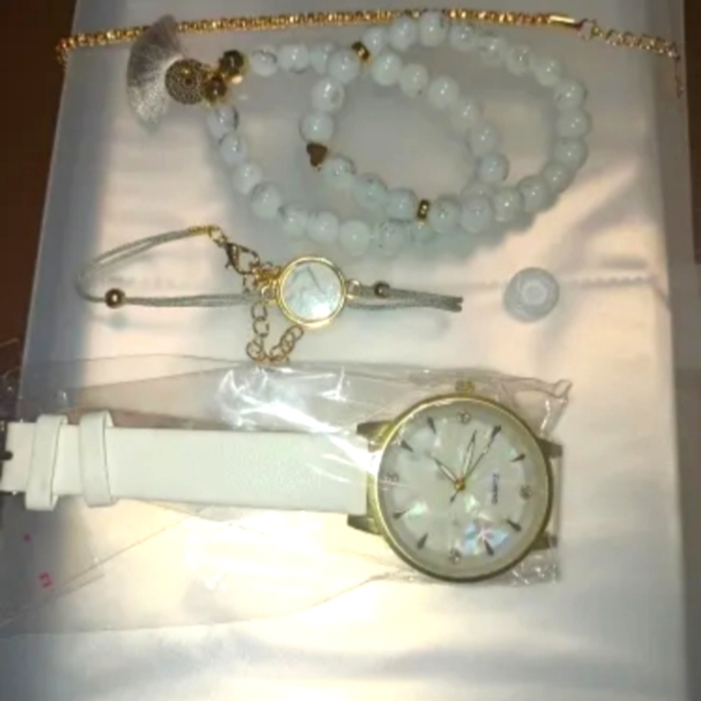 Womens watch and braclet set